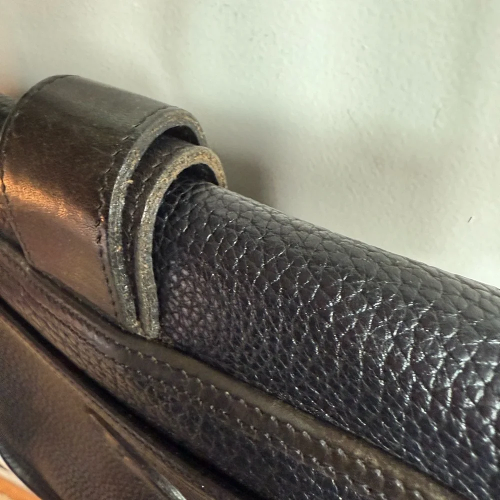Vintage Dooney & Bourke, all leather black equestrian crossbody bag. - Picture 13 of 13